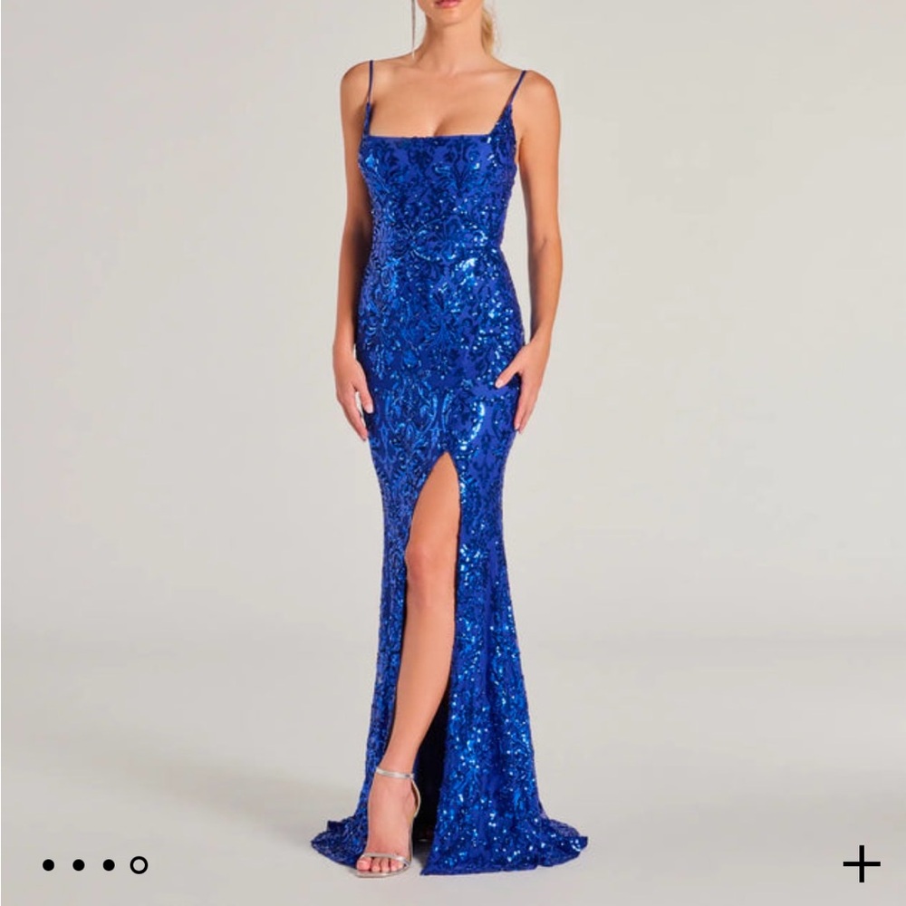 Elegant Blue Sequin Gown sapphire blue size 2/4 Windsor